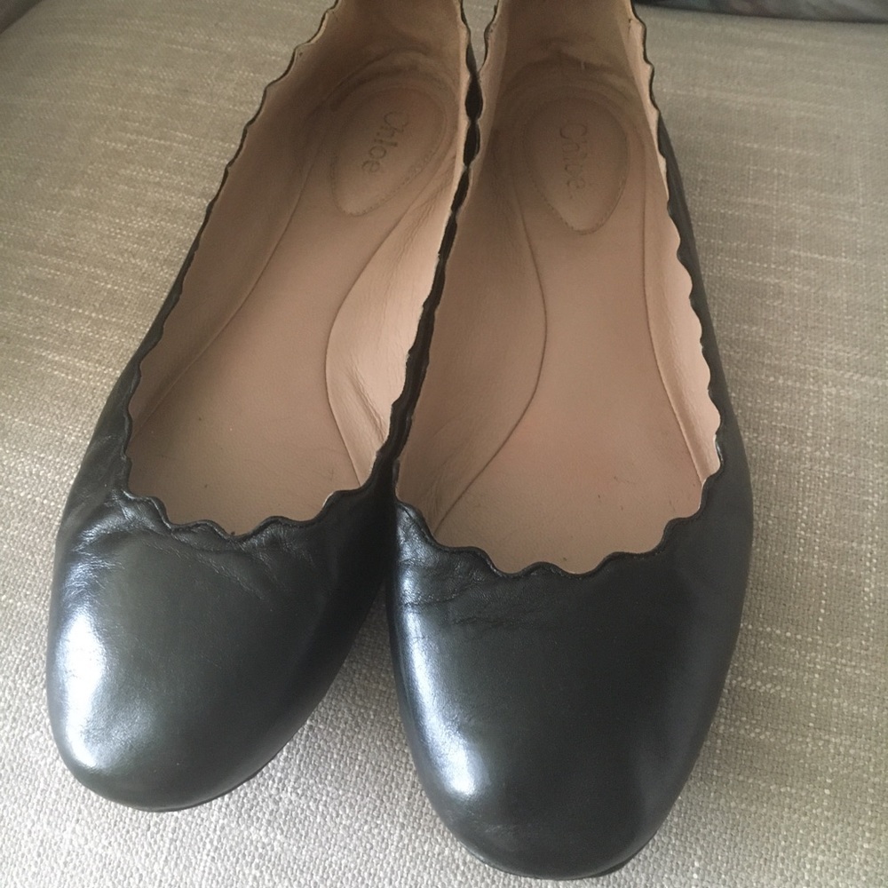 Chloe scalloped flats
